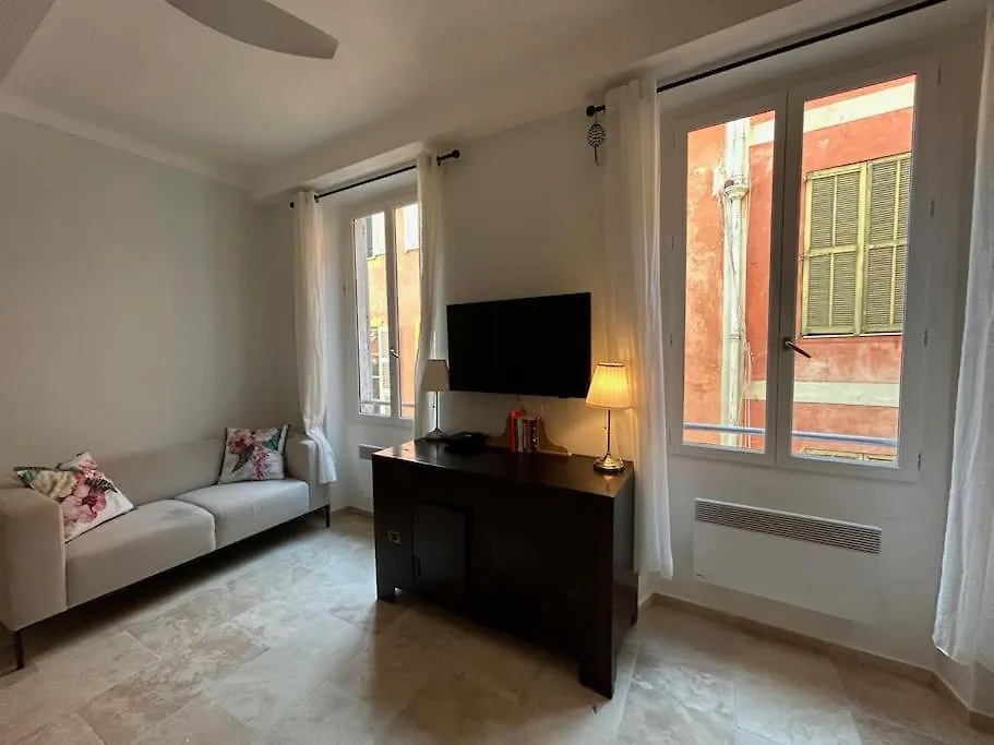 Rossetti Rosa Vieux Nice 2 Bed 0*,