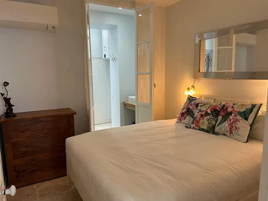 Rossetti Rosa Vieux Nice 2 Bed 0*,  Francia